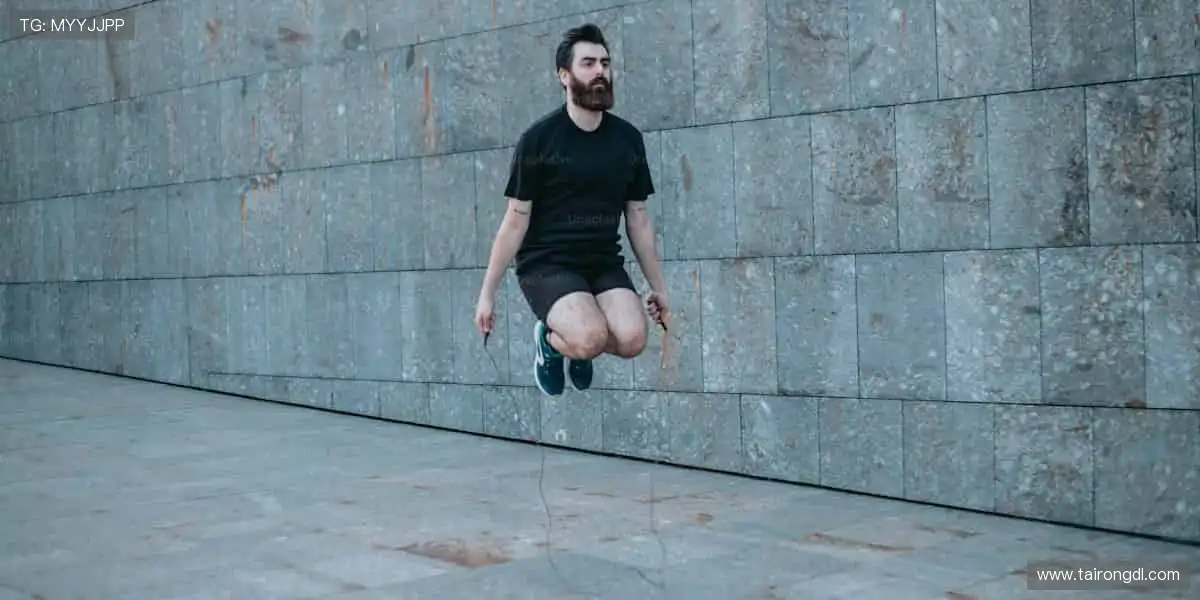 👟潮流装备，个性定制！从球鞋到球衣，打造专属你的运动风格！🎾